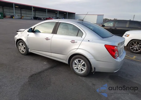 2015 Chevrolet Sonic Lt Auto z USA, uszkodzony, nr VIN 1G1JC5SH3F4130960